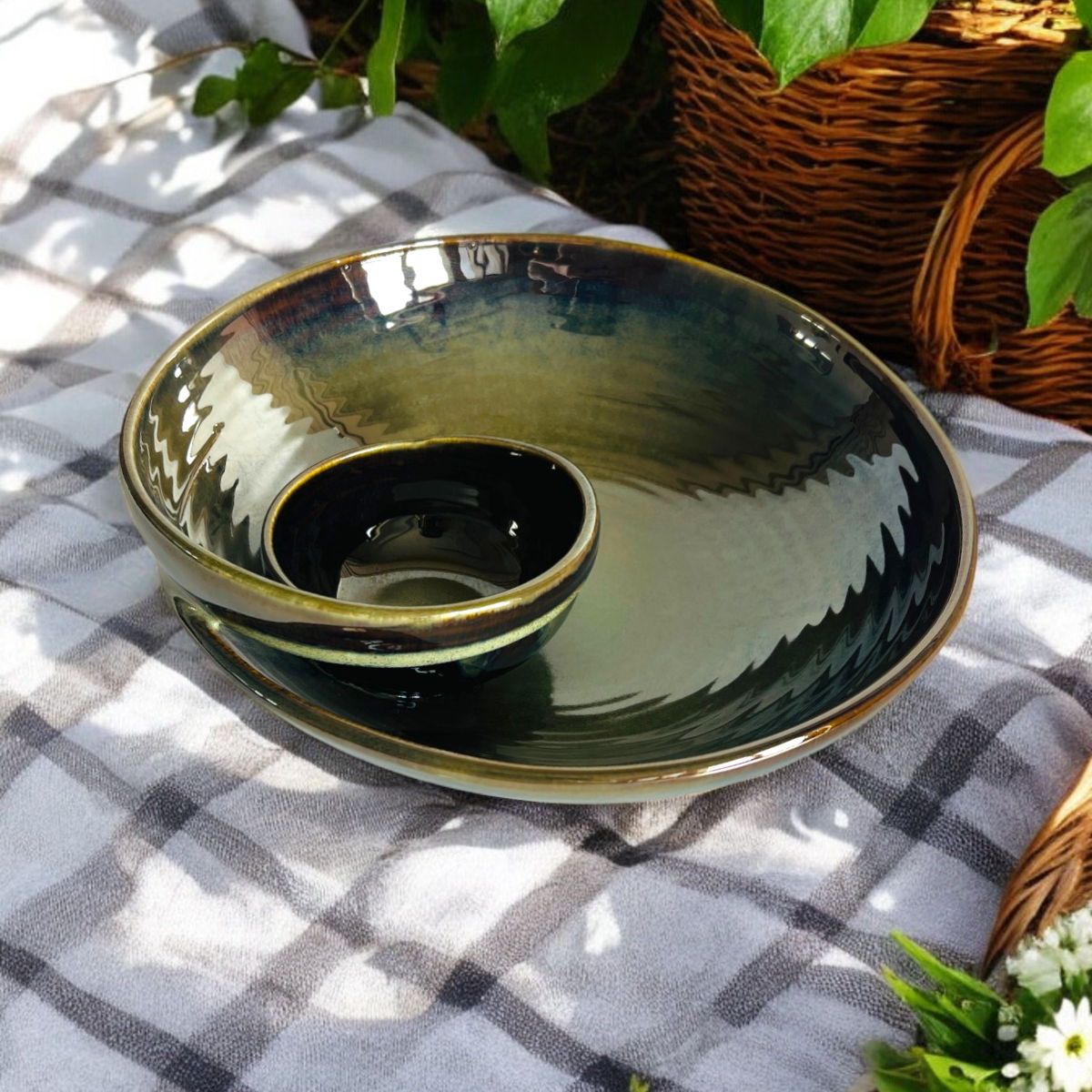 Enchanted Emerald Chip and Dip Bowl